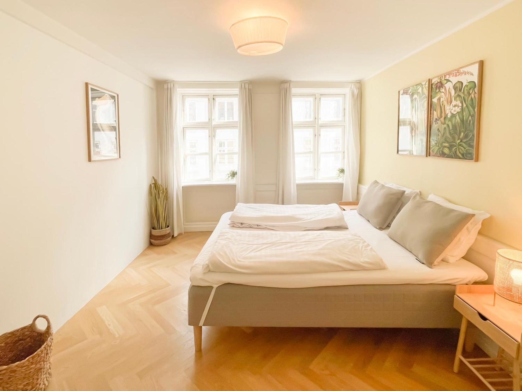 Large Apartment With 4 Bedrooms In København Ngoại thất bức ảnh